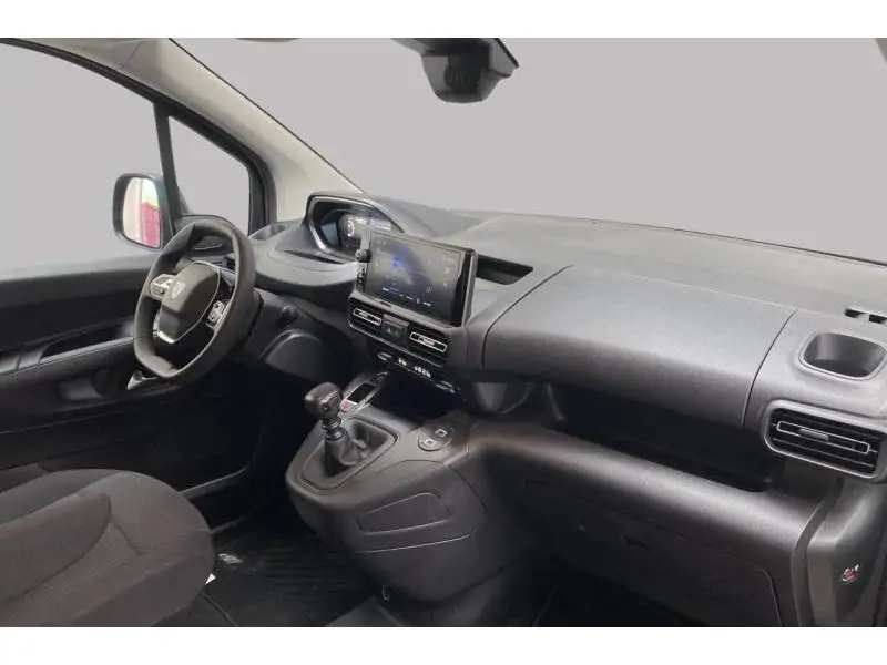 Démo Peugeot Partner ST LIGHT BLACK 2