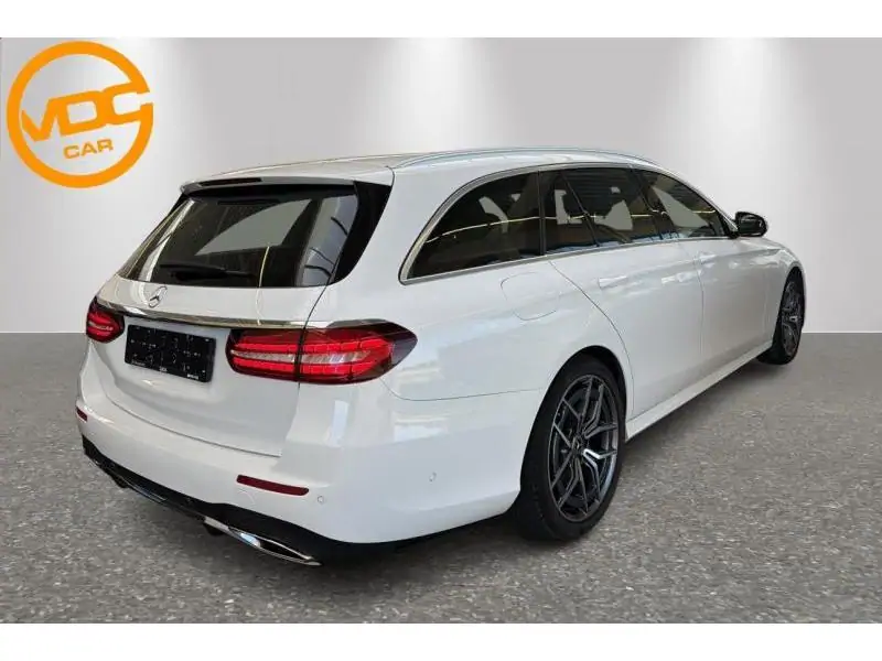 Occasion Mercedes-Benz E 200 amg pack WHITE 3