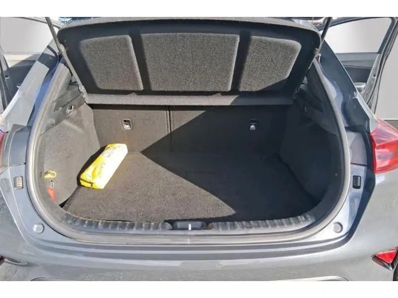 Occasion Kia XCeed Berline MANUAL BLACK 19