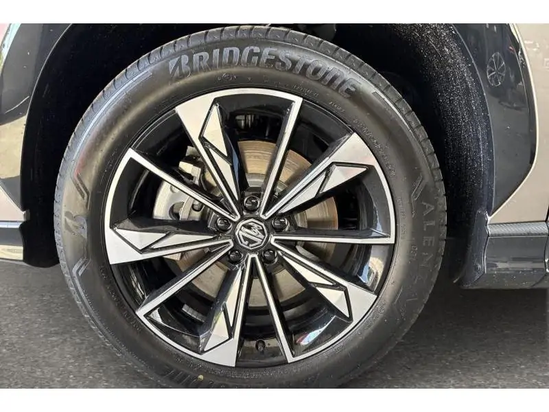 VEHICLE__CONDITION_SERVICE MG HS LUXURY HYBRID+ SILVER 20