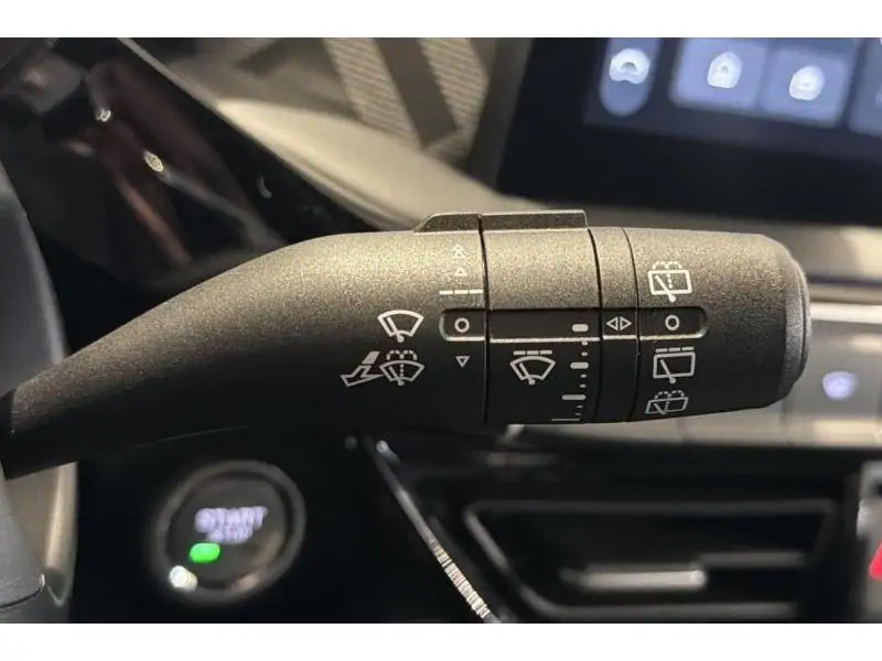 VEHICLE__CONDITION_SERVICE MG MG3 HYBRID+ LUXURY 194 pk WHITE 25