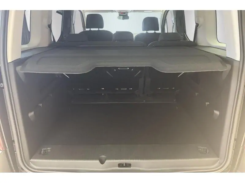 VEHICLE__CONDITION_SERVICE Peugeot Rifter STANDARD ALLURE GREEN 19