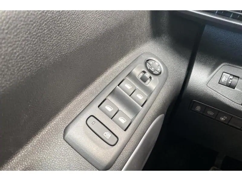 VEHICLE__CONDITION_SERVICE Fiat Doblo L1 5 places*Libre 12/2025 BLACK 17