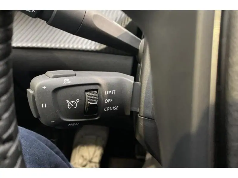 VEHICLE__CONDITION_SERVICE Peugeot 2008 ALLURE*Véh. de Direction! BLUE 25