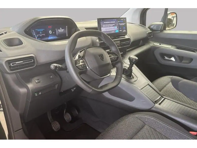 VEHICLE__CONDITION_SERVICE Peugeot Rifter STANDARD ALLURE GREEN 9