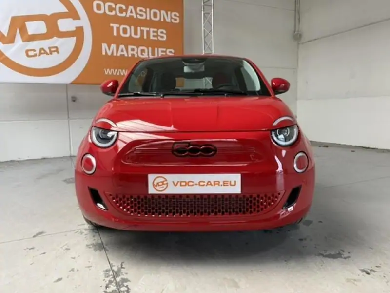 VEHICLE__CONDITION_SERVICE Fiat 500e RED by Fiat RED 4