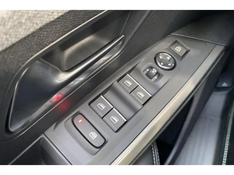 Demo Peugeot 5008 GT* Caméra de recul GPS BLUE 17