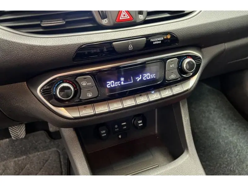 Occasion Hyundai i30 Feel SILVER 15