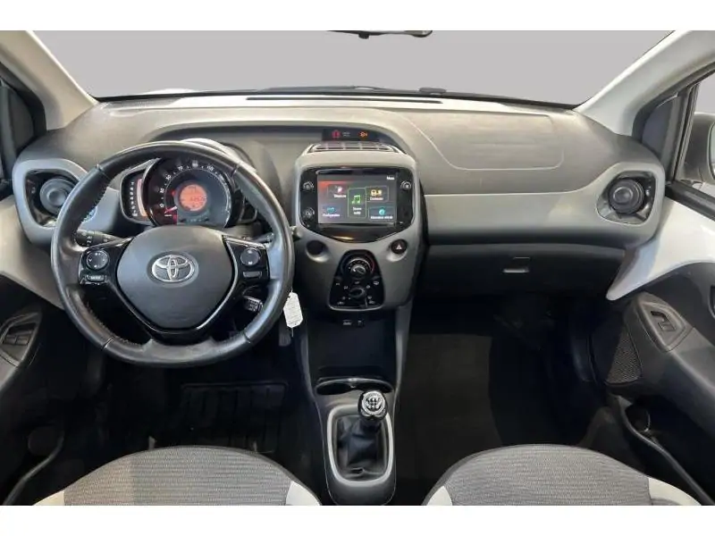 Occasion Toyota Aygo Berline MANUAL WHITE 11