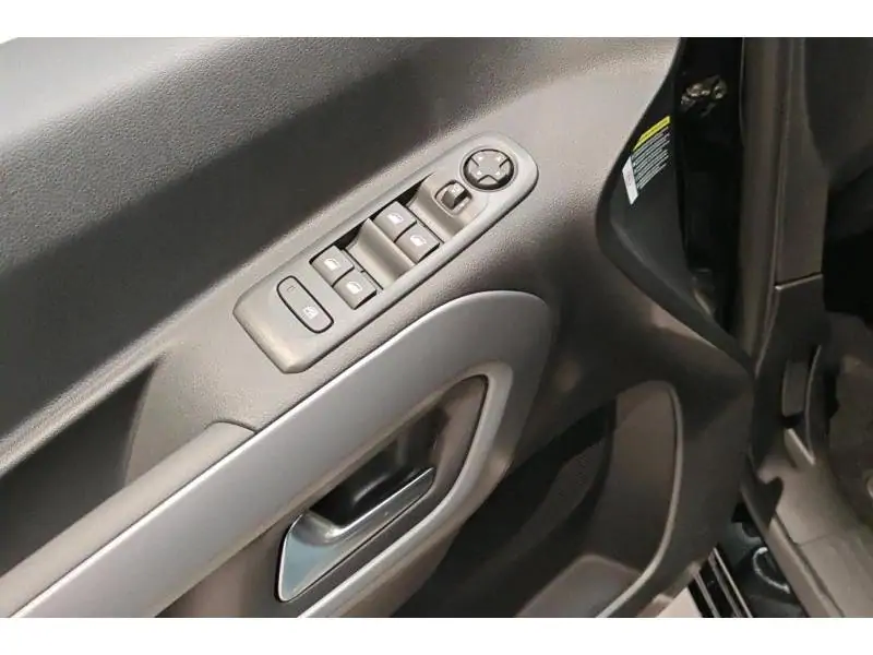 Démo Fiat Doblo Small 1.2 110 S&S MT 5pl BLACK 17