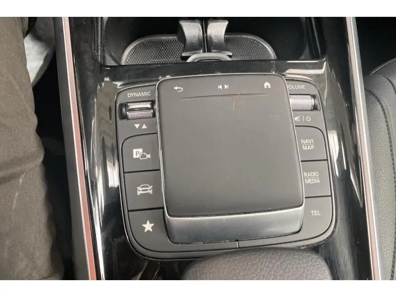 Occasion Mercedes-Benz GLB 200 Pano - Camera - CarPlay BLACK 32