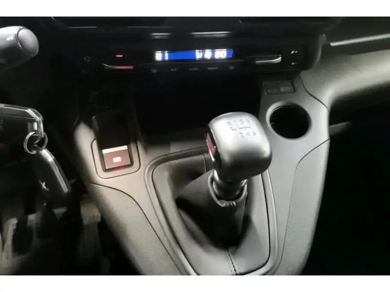 Occasion Peugeot Partner 110PK 3PL CARPLAY GREY 16