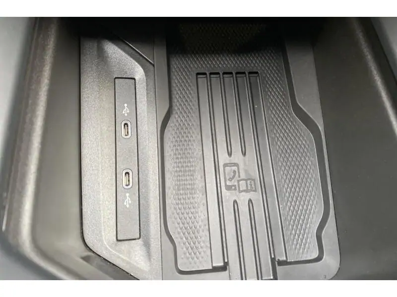 Occasion Volkswagen Passat Variant 1.5 eTSI DSG7 Business Premium GREY 37