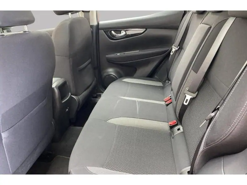 Occasion Nissan Qashqai SUV MANUAL RED 18