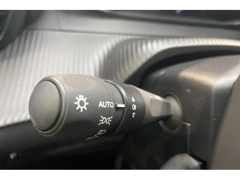 VEHICLE__CONDITION_SERVICE Peugeot 208 ENVY*Véh. de Direction! BLACK 23