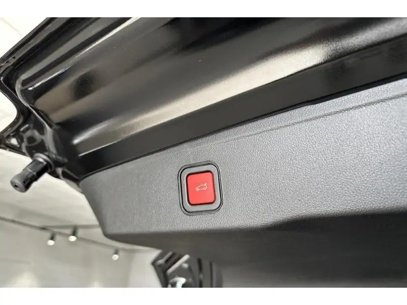 VEHICLE__CONDITION_SERVICE Jeep Avenger Altitude E-Hybrid BLACK 21