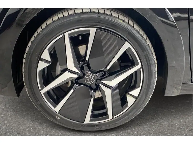 Occasion Peugeot 208 GT 1.2 Hybrid 136 e-DSC6 BLACK 21