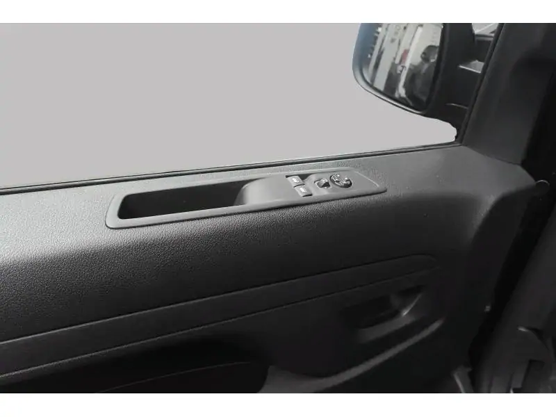 VEHICLE__CONDITION_SERVICE Peugeot Expert Dubbele Cabine 180Pk EAT8 BLACK 17