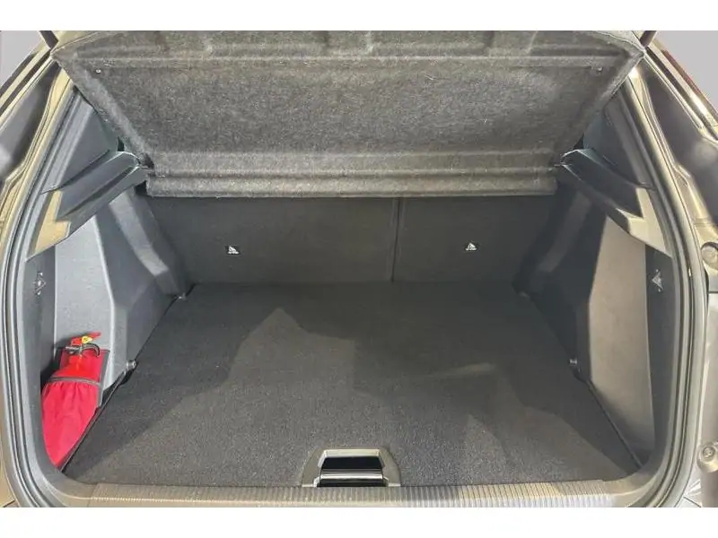 Occasion Peugeot 2008 Allure 1.2 benz 130 GREY 19