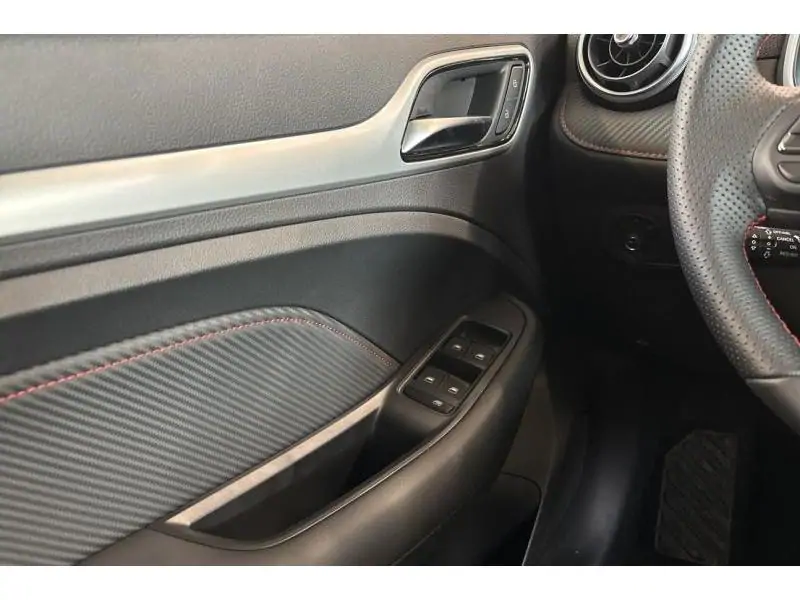 Démo MG ZS LUXURY RED 17