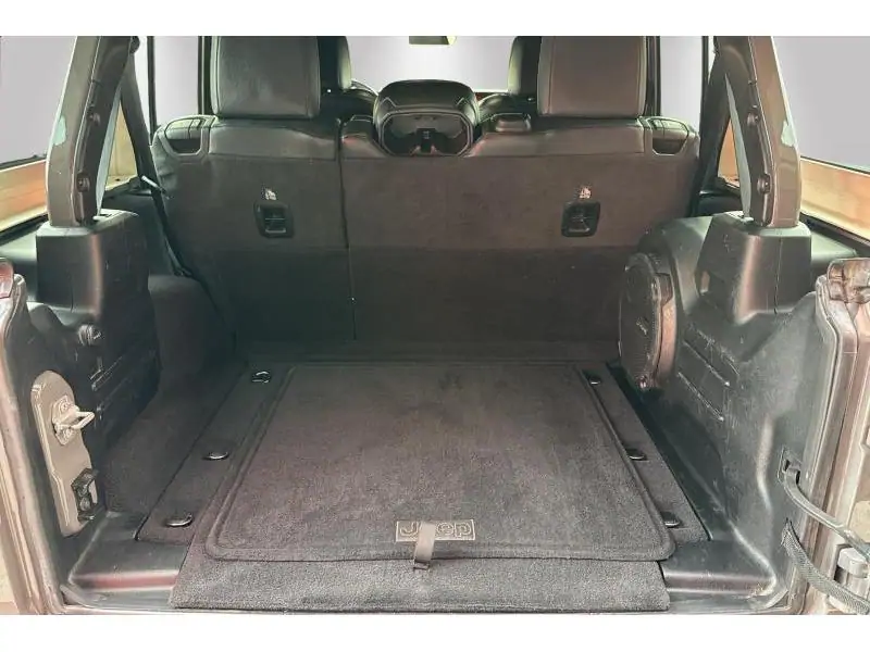 Occasion Jeep Wrangler Rubicon - Power Softtop - KAHN GREY 19