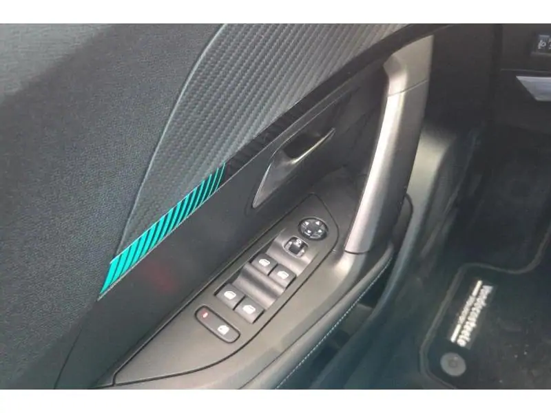 Occasion Peugeot e-2008 Allure BLACK 17