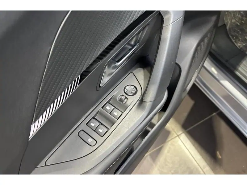 VEHICLE__CONDITION_SERVICE Peugeot 2008 ALLURE GREY 17