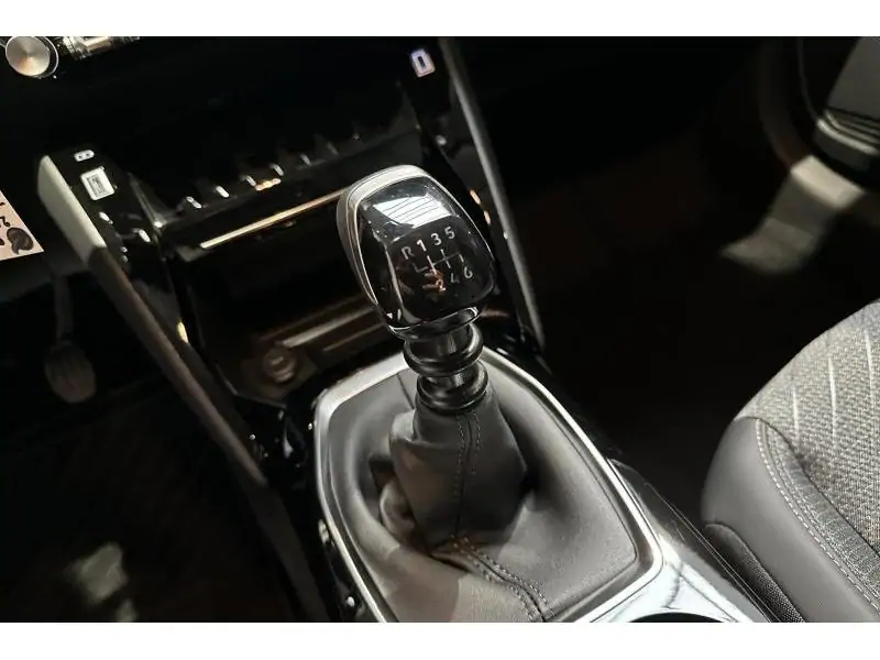 VEHICLE__CONDITION_SERVICE Peugeot 208 Envy - Camera BLACK 18