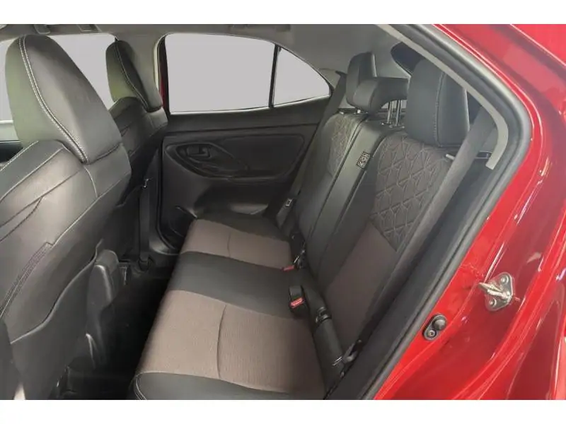 Occasion Toyota Yaris Cross Cross HYBRID RED 18