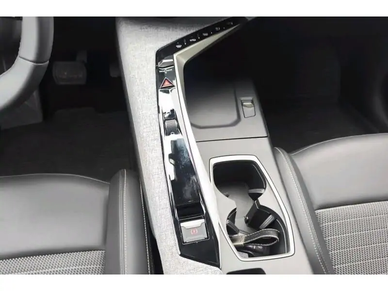 VEHICLE__CONDITION_SERVICE Peugeot 3008 Allure first edition open dak WHITE 16