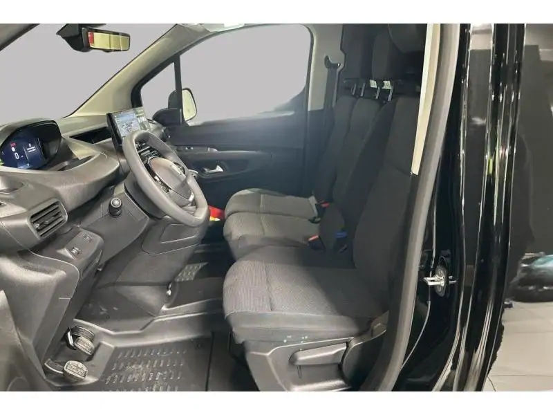 VEHICLE__CONDITION_SERVICE Peugeot Partner Standard Light 1.2 Turbo 110 Man.6 BLACK 10