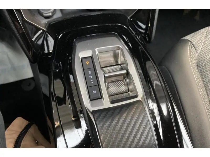 Occasion Peugeot 2008 Allure HYBRID 145 pk GREY 16