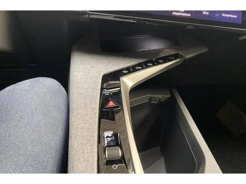 VEHICLE__CONDITION_SERVICE Peugeot 3008 ALLURE GREY 32