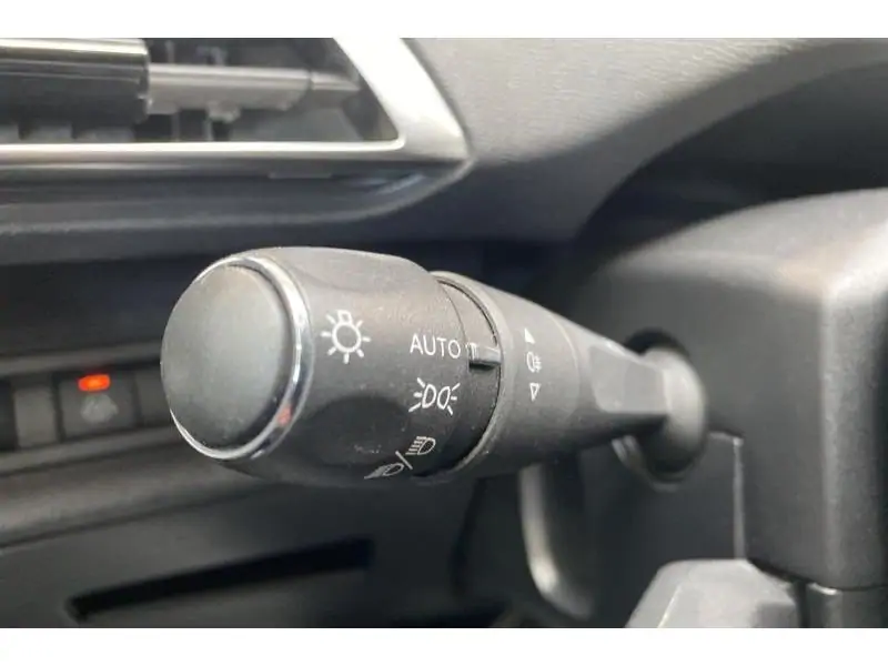 Occasion Peugeot 5008 Allure* Navi. 7places. Caméra recul BLUE 27