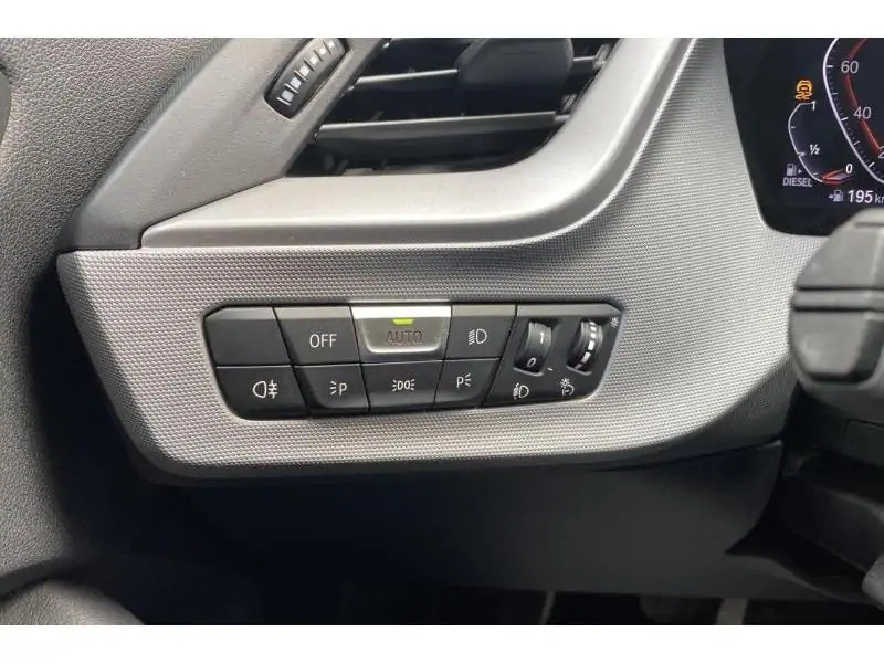 Occasion BMW Serie 1 116 d* GPS Détecteurs Jantes Alu BLACK 24