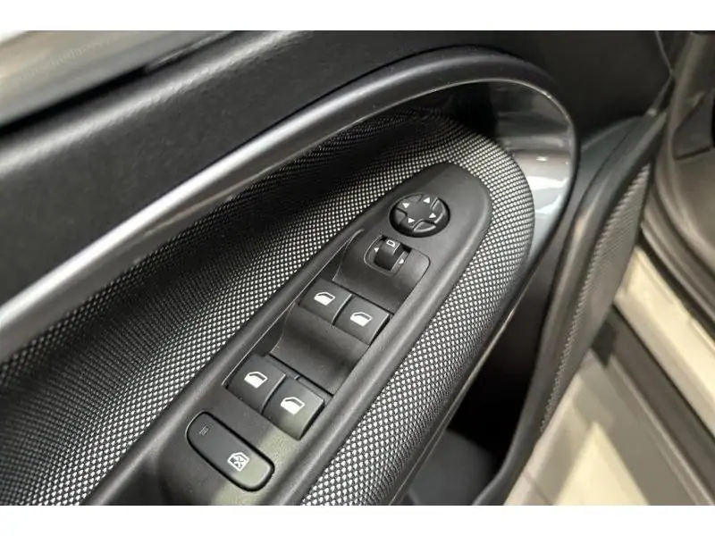 VEHICLE__CONDITION_SERVICE Fiat 600 Hybrid 145pk ICON BEIGE 17