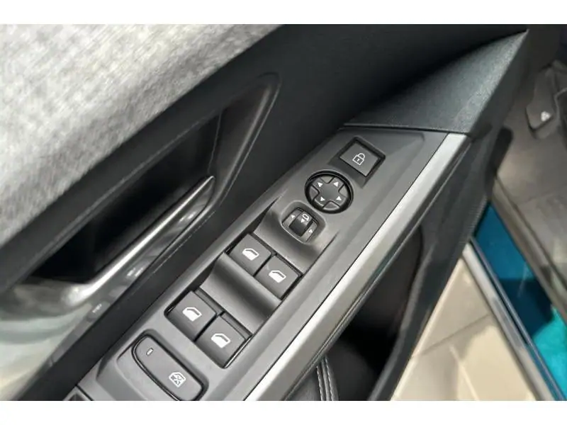 VEHICLE__CONDITION_SERVICE Peugeot 3008 ALLURE Hybrid 145 ch e-DSC6 BLUE 17