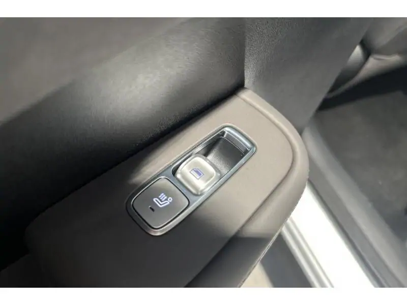 VEHICLE__CONDITION_SERVICE MG MGS6 EV LONG RANGE - LUXURY 77 kWh WHITE 23