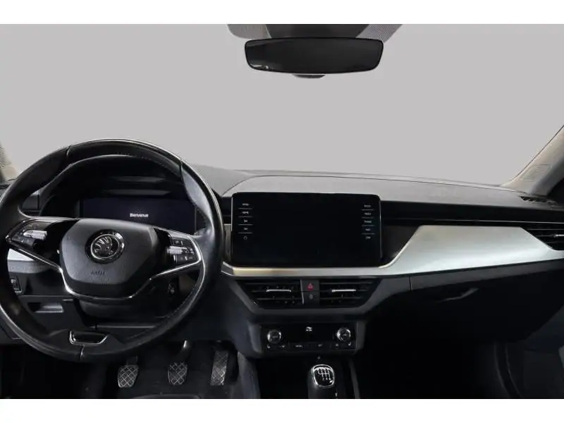Occasion Skoda Kamiq Berline MANUAL BLACK 11