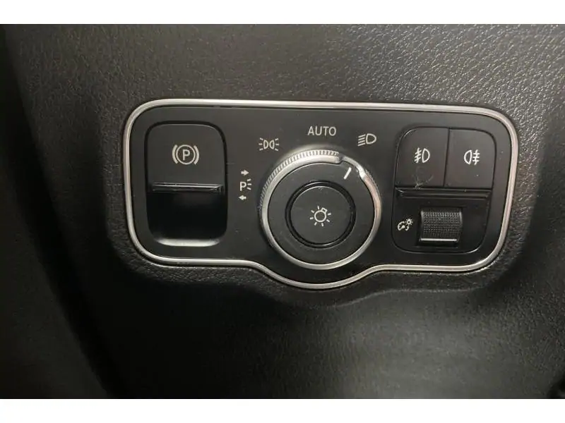 Occasion Mercedes-Benz GLB 200 Pano - Camera - CarPlay BLACK 22