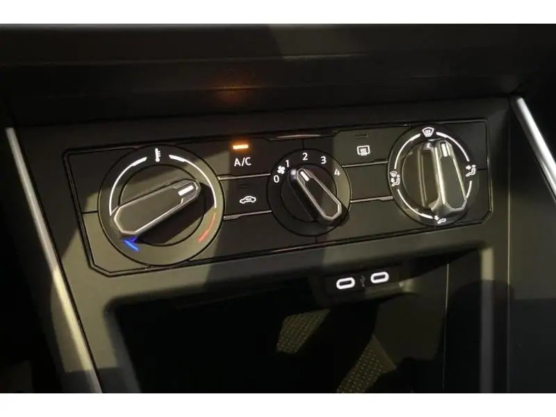 Occasion Volkswagen Polo VI Life WHITE 15