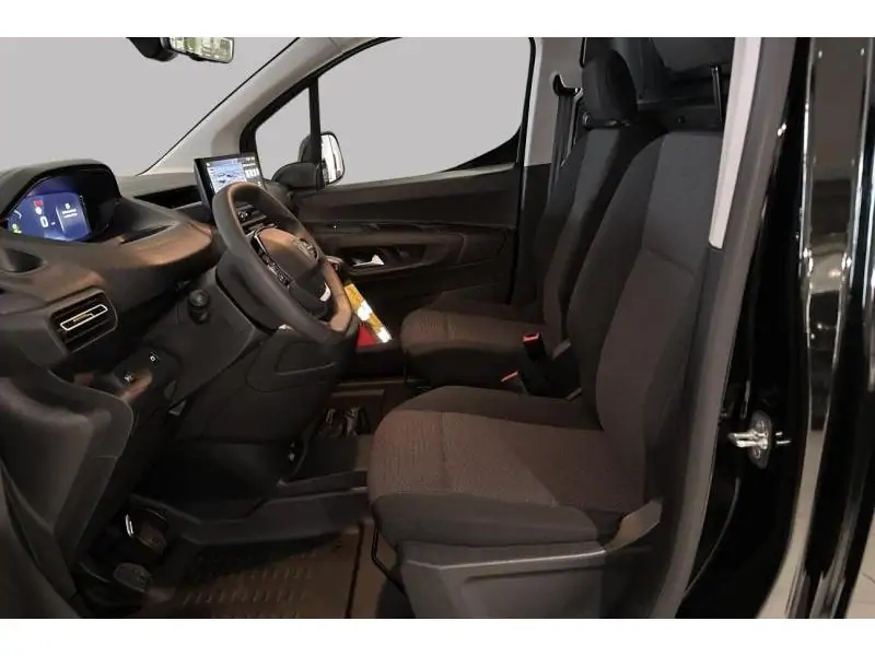 VEHICLE__CONDITION_SERVICE Peugeot Partner Standard Light 1.2 Turbo 110 Man.6 BLACK 10
