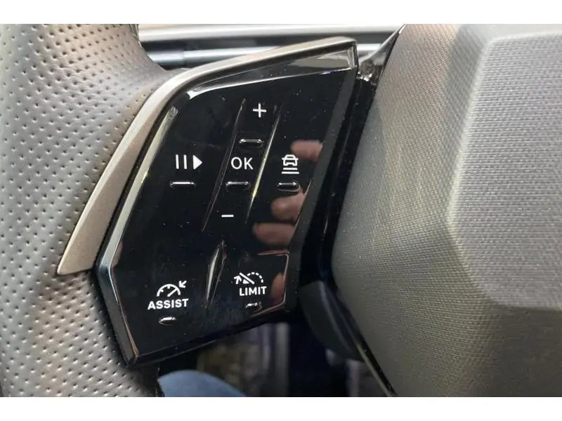 Demo Peugeot 5008 GT* Caméra de recul GPS BLUE 22