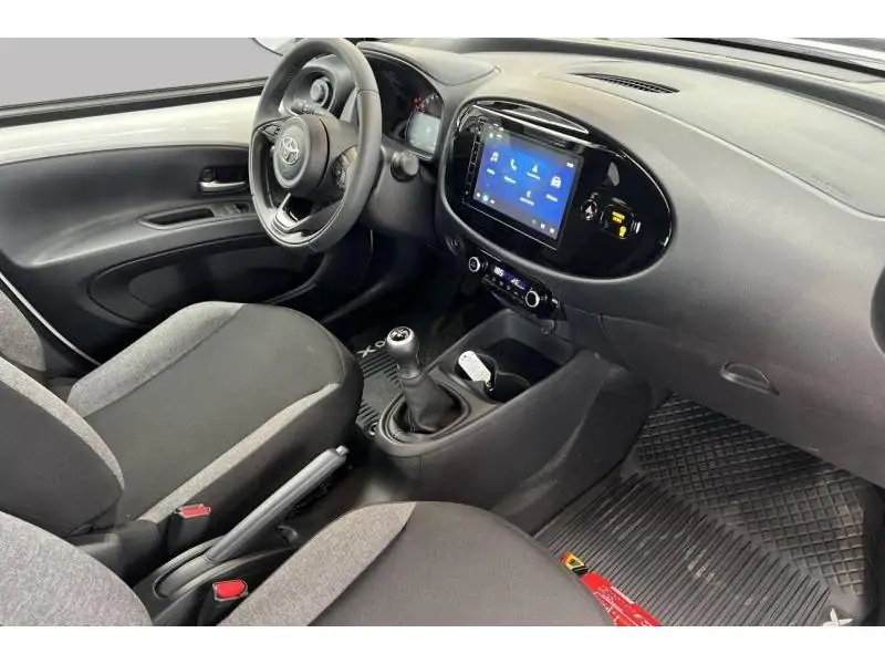 Occasion Toyota Aygo X Play WHITE 2