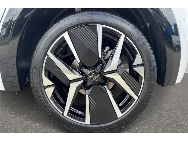 VEHICLE__CONDITION_SERVICE Peugeot 208 GT WHITE 20