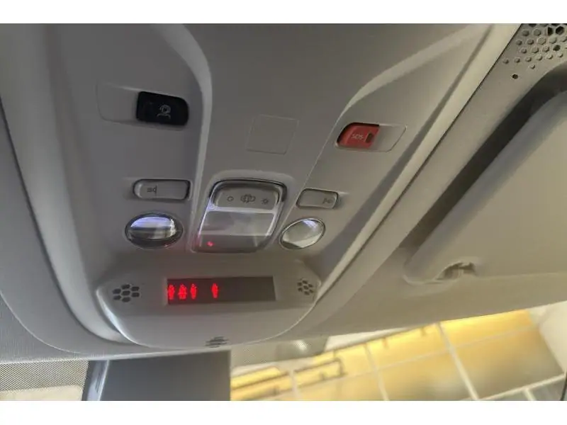 VEHICLE__CONDITION_SERVICE Peugeot Rifter STANDARD ALLURE GREEN 28