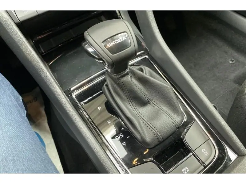 Occasion Skoda Karoq Selection*Navi Détecteurs GREY 16