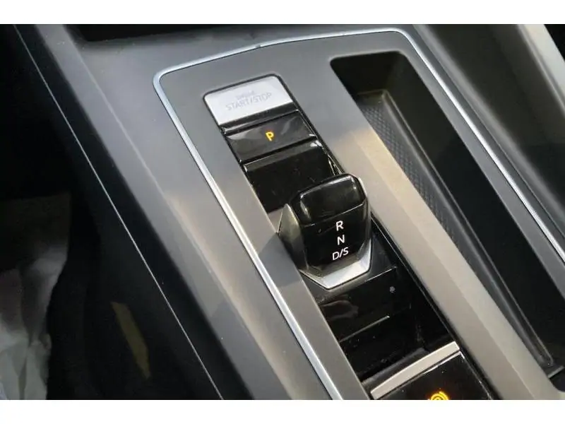 Occasion Volkswagen Golf VIII Life 1.0 TSI DSG GREY 16