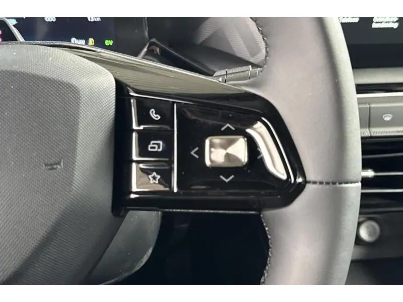 VEHICLE__CONDITION_SERVICE MG MG3 LUXURY HYBRID+ BLACK 30