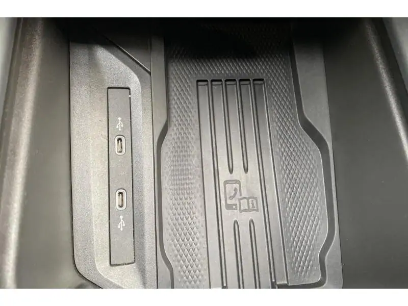 Occasion Volkswagen Passat Variant 1.5 eTSI DSG7 Business Premium GREY 36